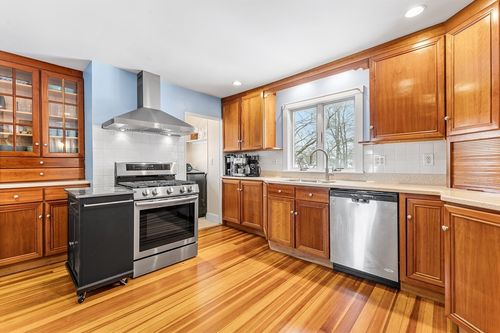 2-98 Cedar St, Dedham, MA, 02026-3302 | Card Image