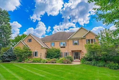 5556 Surrey Ln, WESTPORT, WI, 53597-8705 | Card Image