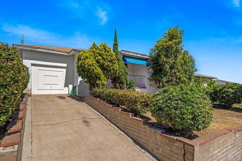 855 Quail St, San Diego, CA, 92102-3438 | Card Image