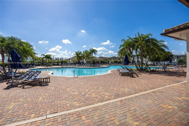 3346 W 96 Th Pl, House other with 3 bedrooms, 3 bathrooms and null parking in Hialeah FL | Image 52