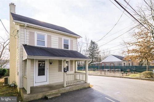 225 Brook St, BRYN MAWR, PA, 19010-2239 | Card Image