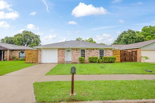1303 Gamma St, Pasadena, TX, 77504-3914 | Card Image
