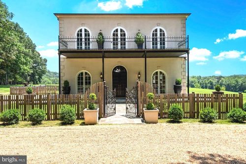 8833 N Wales Rd, Warrenton, VA, 20186-7665 | Card Image