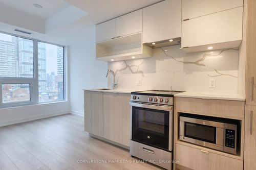 3011-100 Queen Street E, Toronto, ON, M5C0B5 | Card Image