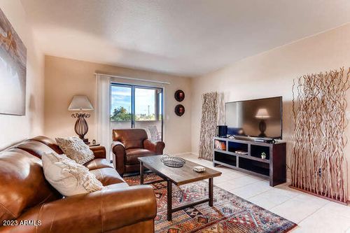 21-540 S West Rd, Wickenburg, AZ, 85390-1167 | Card Image