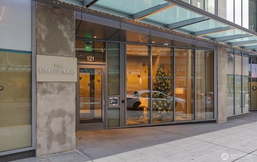 1306-121 Stewart St, Seattle, WA, 98101-2440 | Card Image