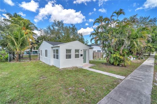 2431 Coolidge St, Hollywood, FL, 33020-2336 | Card Image