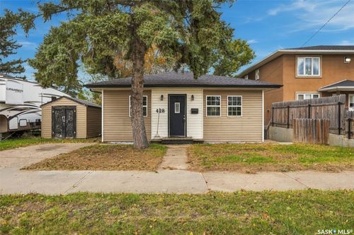 428 Home Street W, Moose Jaw, SK, S6H4X8 | Card Image
