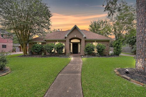 1606 Falcon Ridge Boulevard, Friendswood, TX, 77546 | Card Image