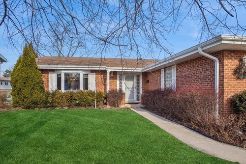 1820 W Thornwood Ln, Mount Prospect, IL, 60056-4411 | Card Image