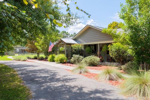 5525 Val Del Rd, Hahira, GA, 31632-3405 | Card Image