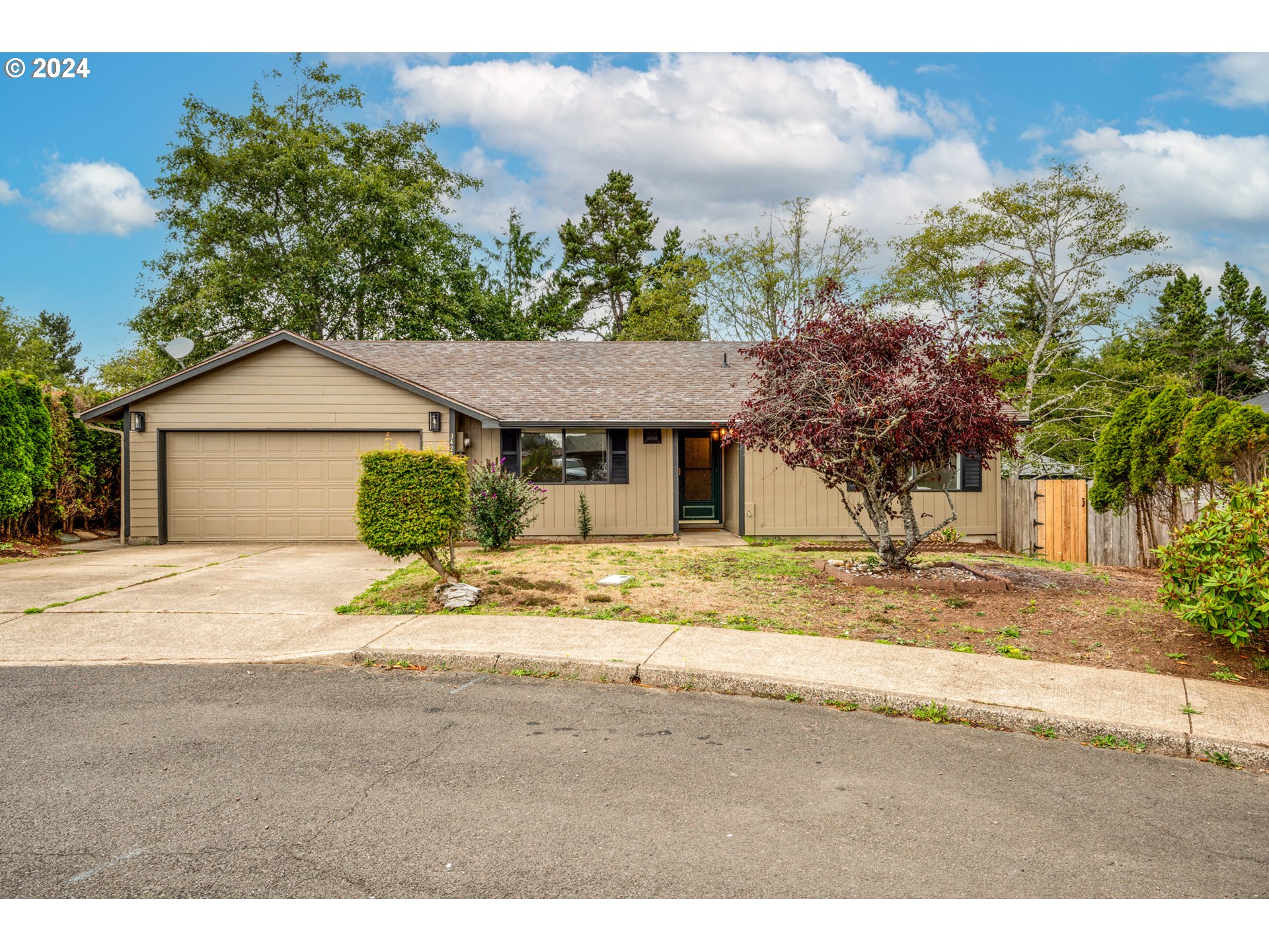 35th Ct, Lincoln City, OR 97367