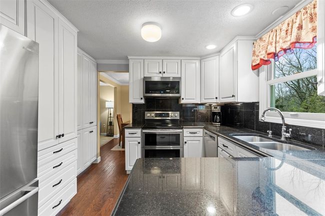 109 Halsey Ct, House other with 4 bedrooms, 3 bathrooms and 2 parking in Mt. Lebanon PA | Image 28