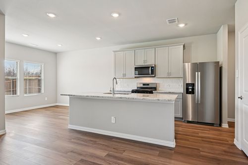 2015 Carriage Ct, Dallas, TX, 75201 | Card Image