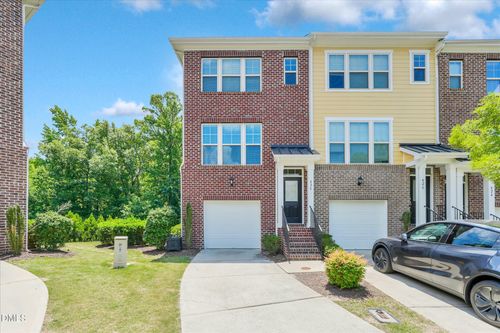428 Hofman Ct, Cary, NC, 27519-7450 | Card Image