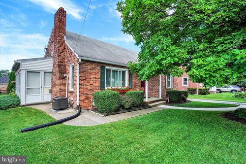 1119 Ruxton Rd, YORK, PA, 17403-3037 | Card Image