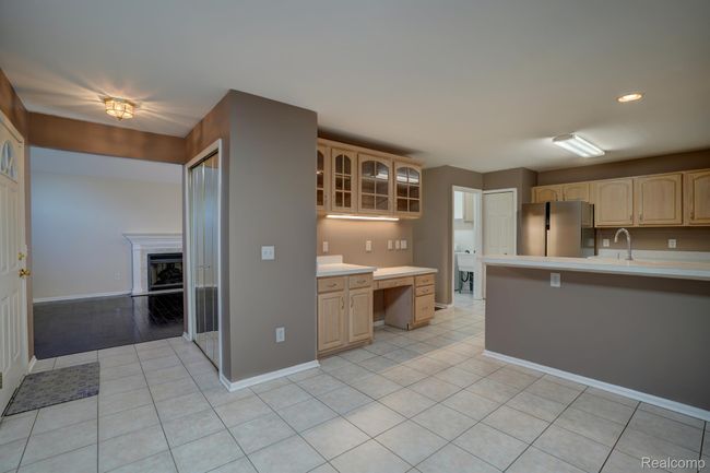 6407 Beecher Rd, Condo with 2 bedrooms, 3 bathrooms and null parking in Flint MI | Image 4