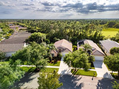 6971 Se Twin Oaks Circle, House other with 3 bedrooms, 2 bathrooms and null parking in Stuart FL | Image 3