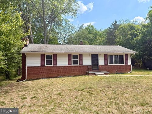 208 Pecan Ln, FREDERICKSBURG, VA, 22405-1745 | Card Image