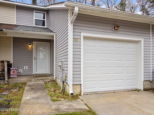 4 S Onsville Pl, Jacksonville, NC, 28546-5813 | Card Image