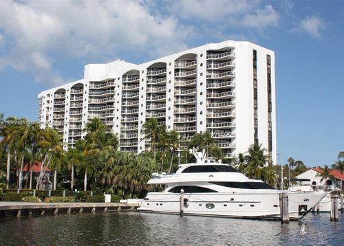 208-3610 Yacht Club Dr, Aventura, FL, 33180 | Card Image