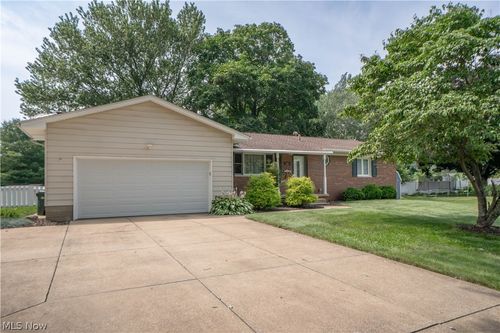 3524 Frawood Dr, Green, OH, 44685-8706 | Card Image