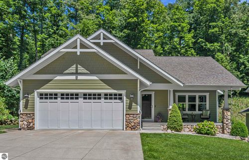 4294 Eagle Vale, Traverse City, MI, 49684-7087 | Card Image