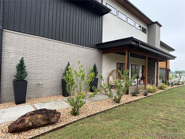 12204 Pacific Cir, House other with 3 bedrooms, 3 bathrooms and null parking in Sperry OK | Image 6