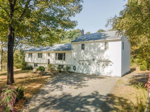 5 Mattern Rd, Preston, CT, 06365-8615 | Card Image