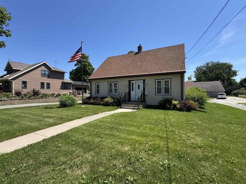971 Metomen St, Ripon, WI, 54971-1765 | Card Image