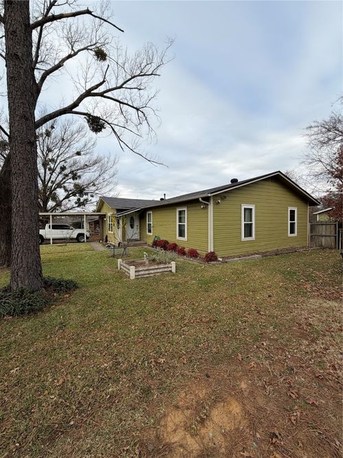 703 Carver St, Whitesboro, TX, 76273-1515 | Card Image
