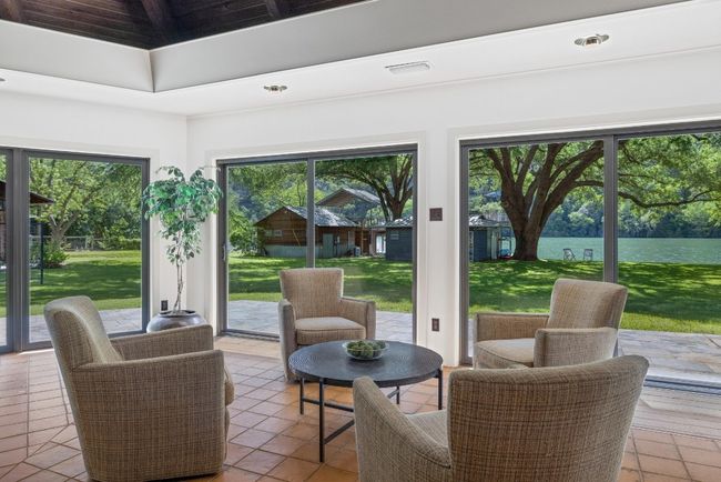 2401 Manana St, House other with 4 bedrooms, 4 bathrooms and 2 parking in Austin TX | Image 9