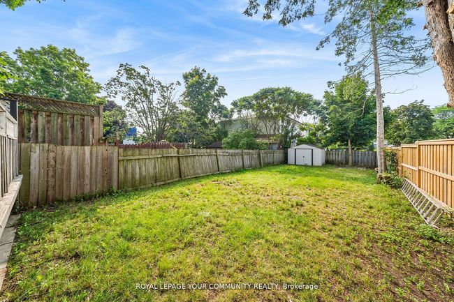 203 Taunton Rd W, House attached with 3 bedrooms, 2 bathrooms and 2 parking in Oshawa ON | Image 28
