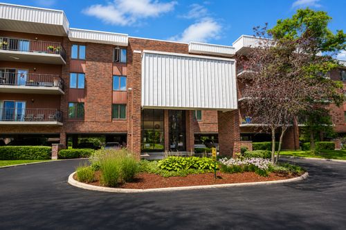 201-6585 Main St, Downers Grove, IL, 60516-2859 | Card Image