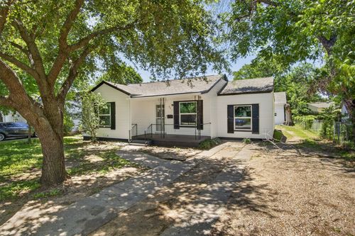 821 Gustav Street, River Oaks, TX, 76114 | Card Image