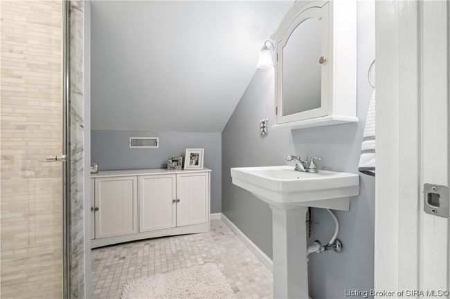 2014 E Oak St, Home with 3 bedrooms, 2 bathrooms and null parking in New Albany IN | Image 33