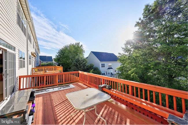 8182 Cobble Pond Way, Townhouse with 4 bedrooms, 3 bathrooms and null parking in MANASSAS VA | Image 37
