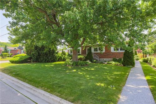 52 Wyngate Ave, Stoney Creek, ON, L8G1T4 | Card Image