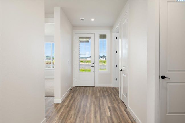 7207 Ambrosia St, Home with 4 bedrooms, 3 bathrooms and null parking in Kennewick WA | Image 37