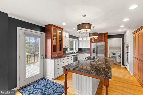 79 Sunset Ct, Edinburg, VA, 22824-3559 | Card Image