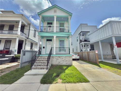 2652 Banks St, New Orleans, LA, 70119-7402 | Card Image