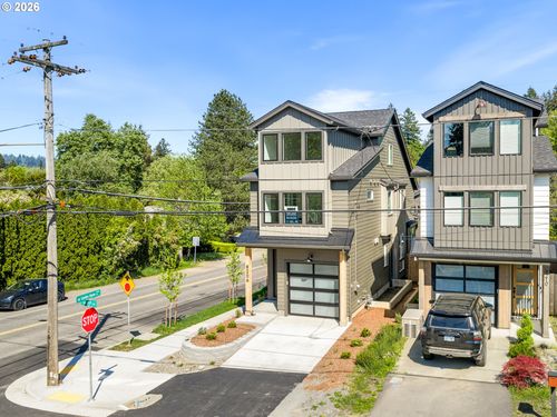 8206 Sw 46th Ave, Portland, OR, 97219-3420 | Card Image