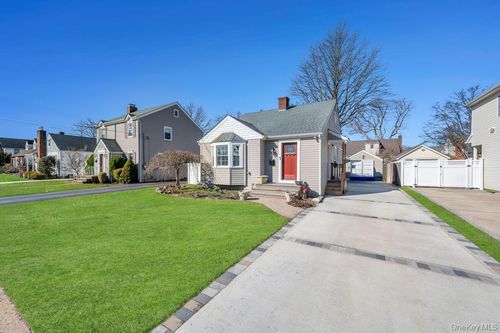 2478 Loft Ave, Baldwin, NY, 11510-3430 | Card Image