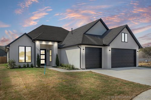 3903 W Edgewater Ct, Broken Arrow, OK, 74012-7794 | Card Image