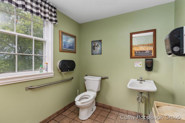 112 State St, Home with 0 bedrooms, 3 bathrooms and 20 parking in Freeport MI | Image 12