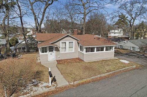 81 Bay View Dr, Shrewsbury, MA, 01545-4512 | Card Image