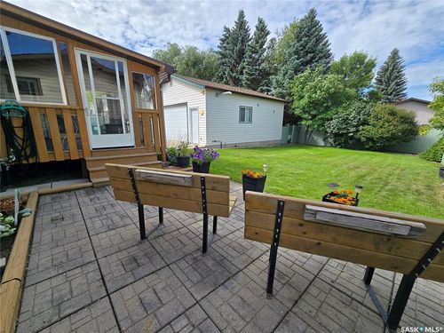111 O'Regan Cres, Saskatoon, SK, S7L6P1 | Card Image