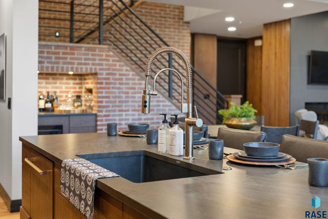 UNIT-102 - 151 E 4 Th Pl, Condo with 2 bedrooms, 3 bathrooms and null parking in Sioux Falls SD | Image 11