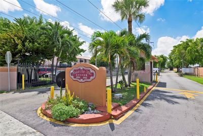 22202 - 2194 W 60th St, Condo with 1 bedrooms, 1 bathrooms and null parking in Hialeah FL | Image 1