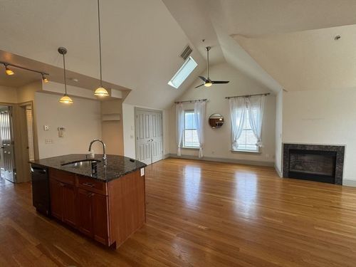 apt-3-23 Lake St, Somerville, MA, 02143-3074 | Card Image